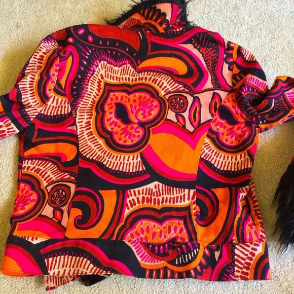 Vintage Ivy Jane Women's Vibrant Retro Patterned Jacket with Faux Fur Trim - Picture 6 of 6